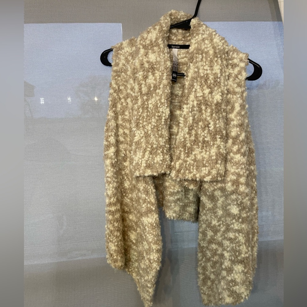 Soft and fluffy Kensie vest